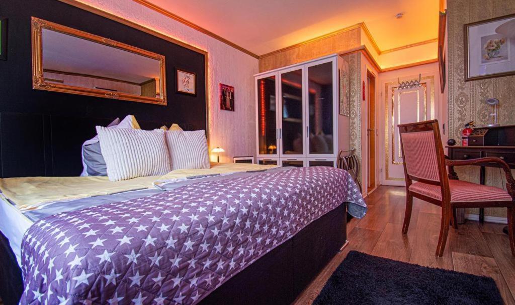 Chez-Ronny Hotel Hamburg Kültér fotó